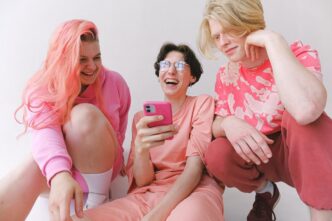 Gesundheit freisetzen: Der revolutionäre Einsatz von Smartphone-Kameras zur Extraktion von Vitaldaten und Blutzuckerwerten